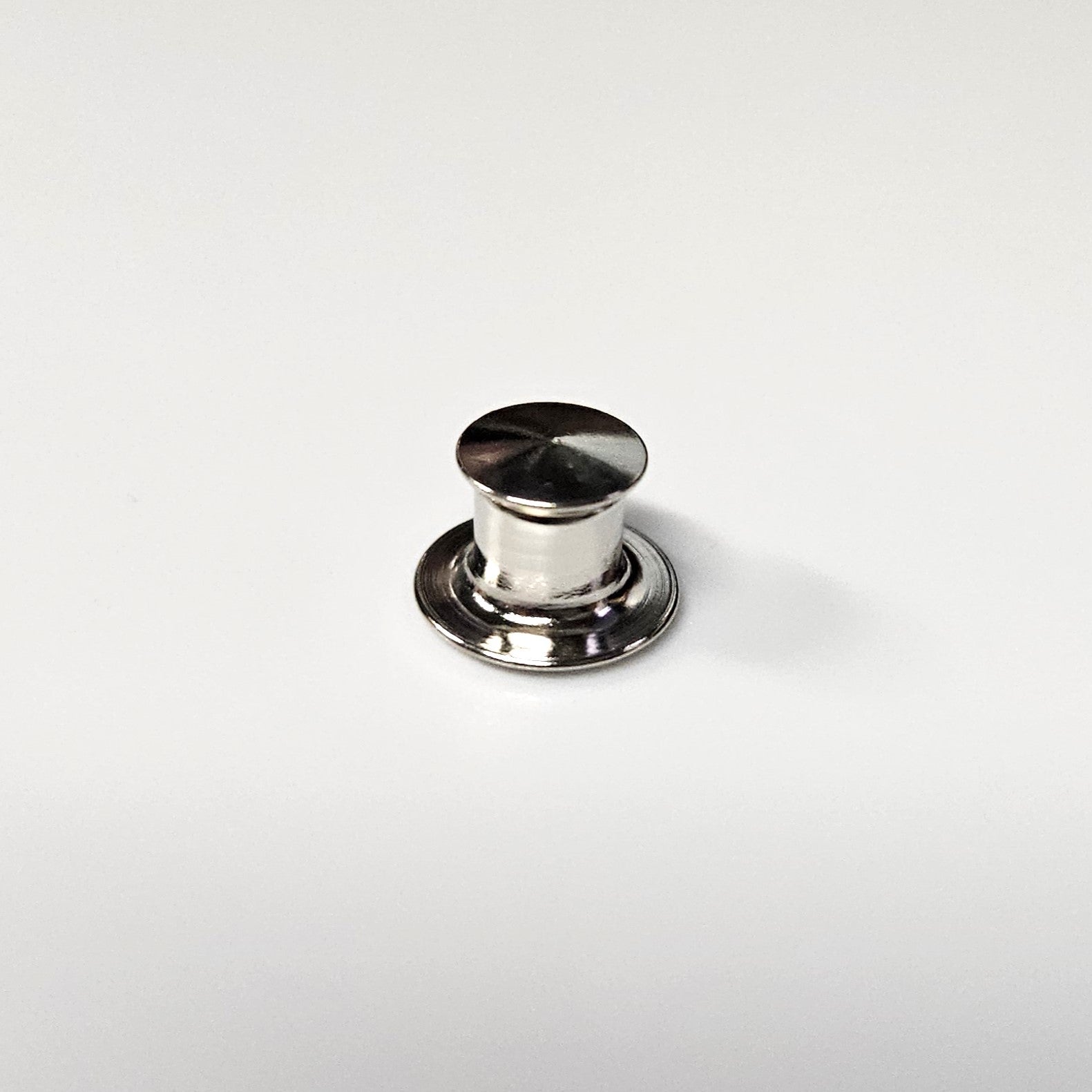 Locking Pin Back – Papaya Badger